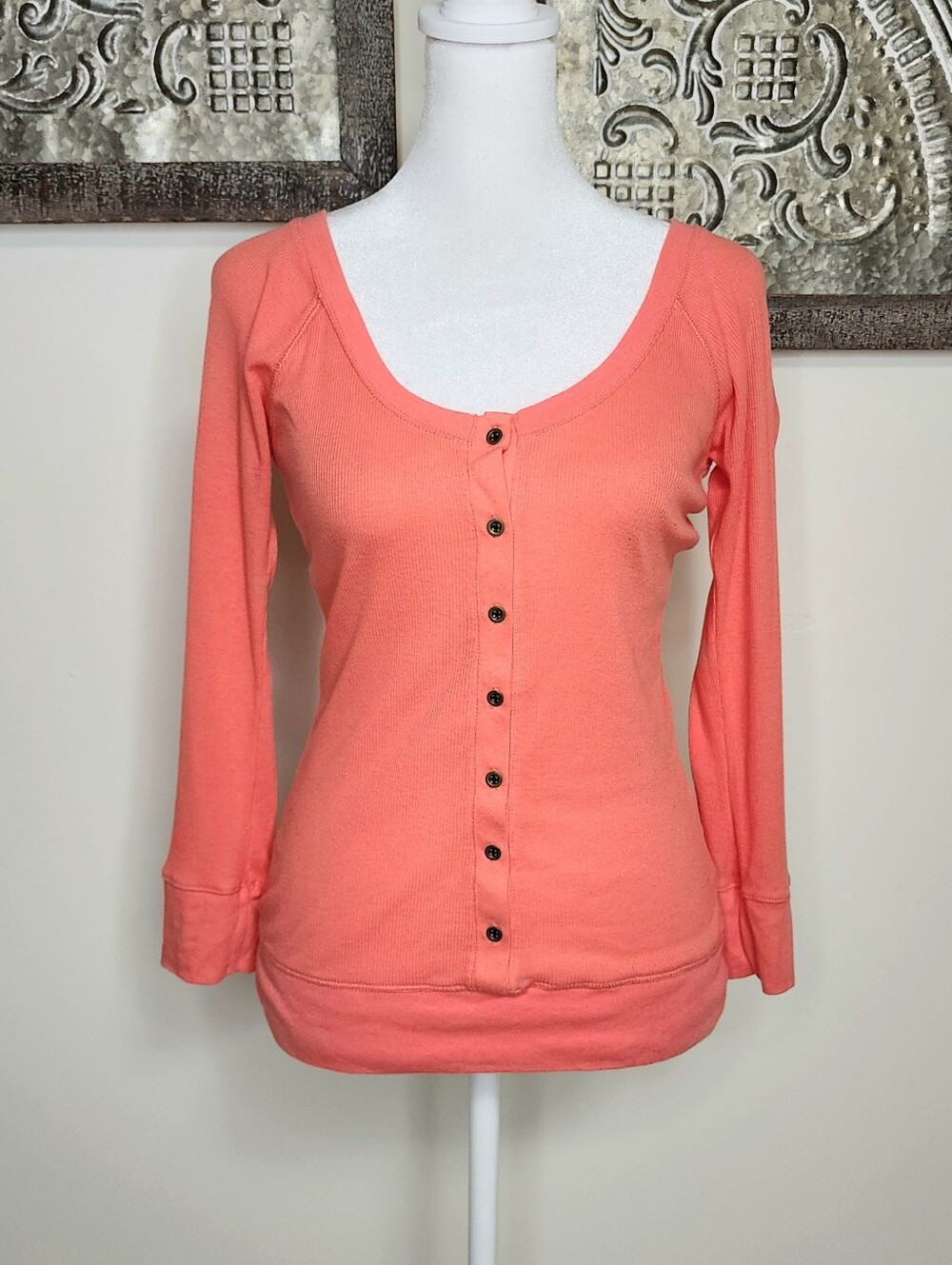 Old Navy Y2K Coral Scoop Neck Full Button Long Sleeve Henley Top Med Streetwear